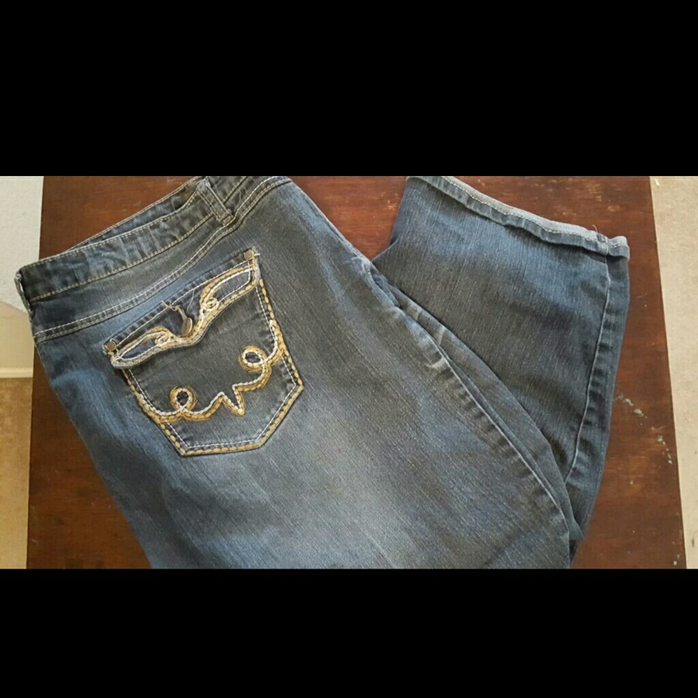 Plus Size Capris